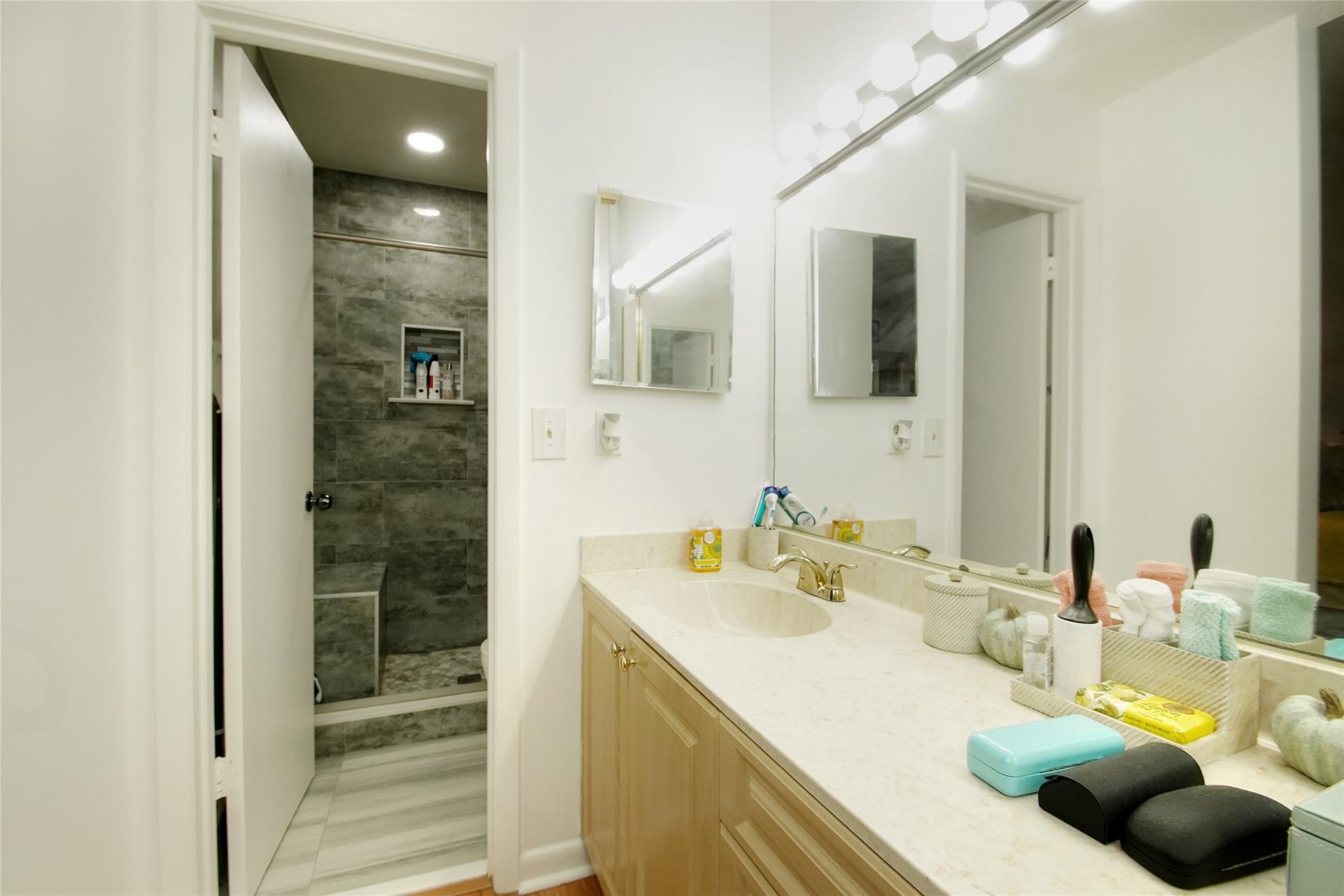 Golden Raintree V - Residential