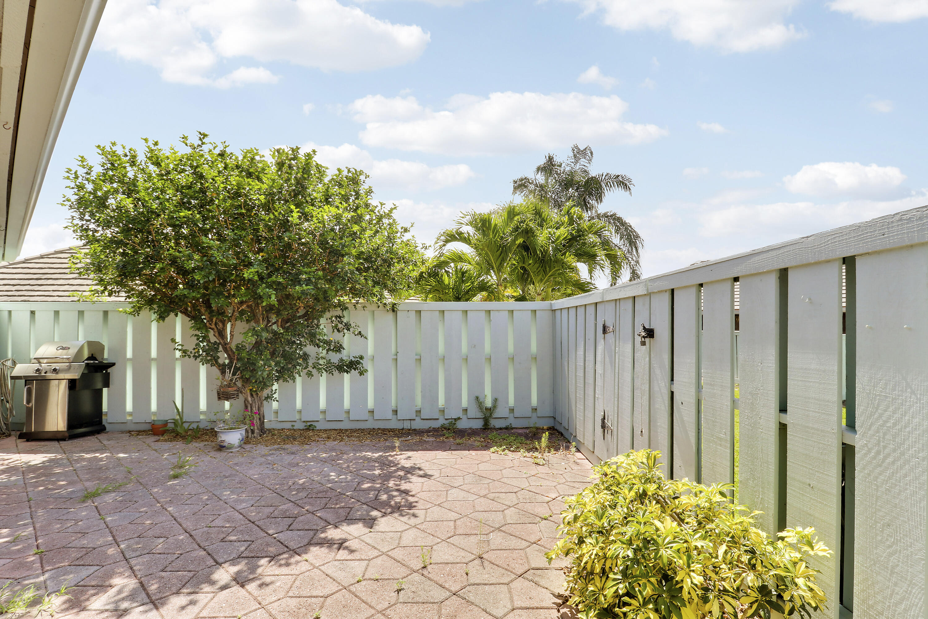 BELLA VISTA - Residential