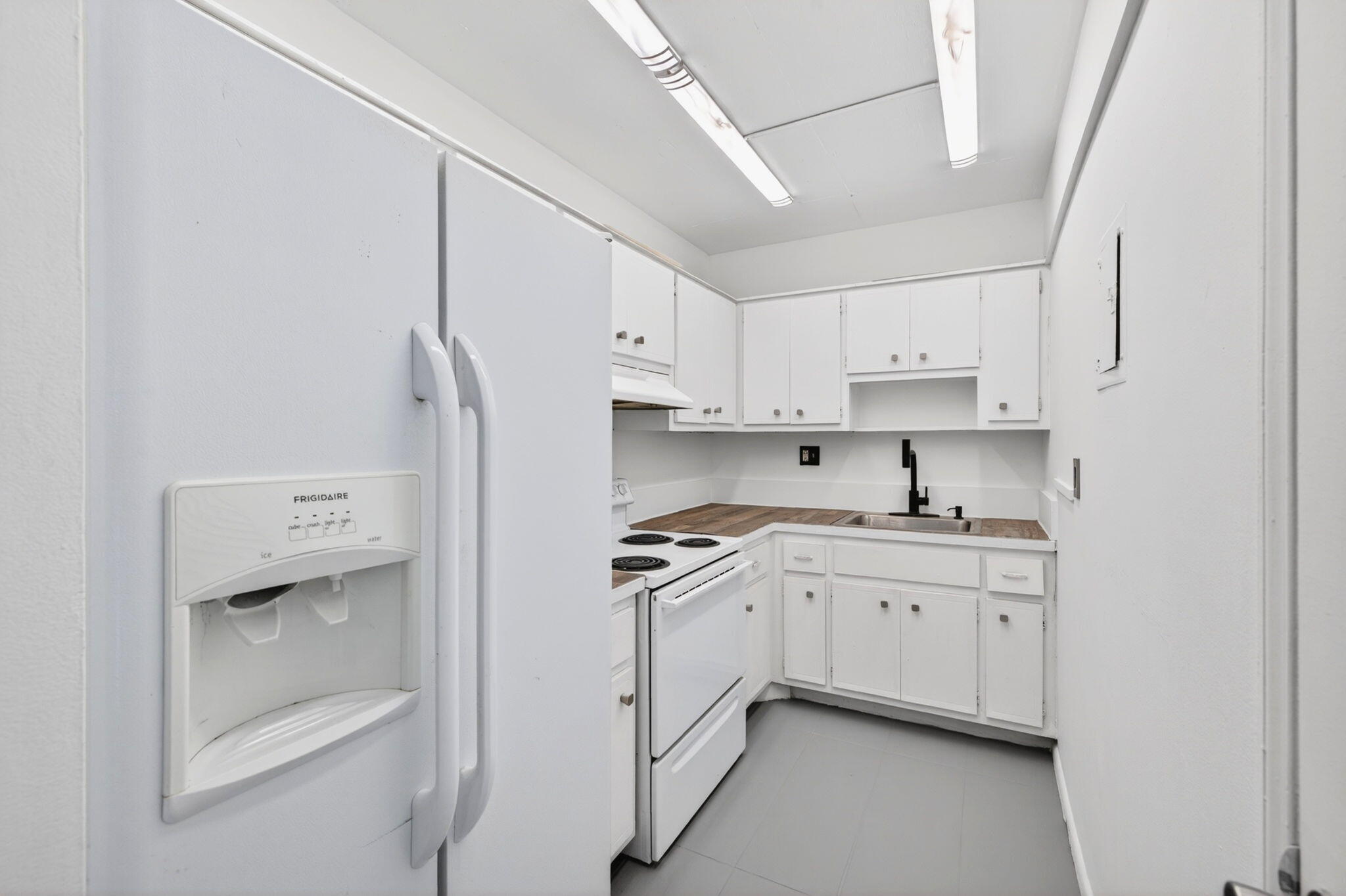 LEISURE SANDS CONDO - Residential