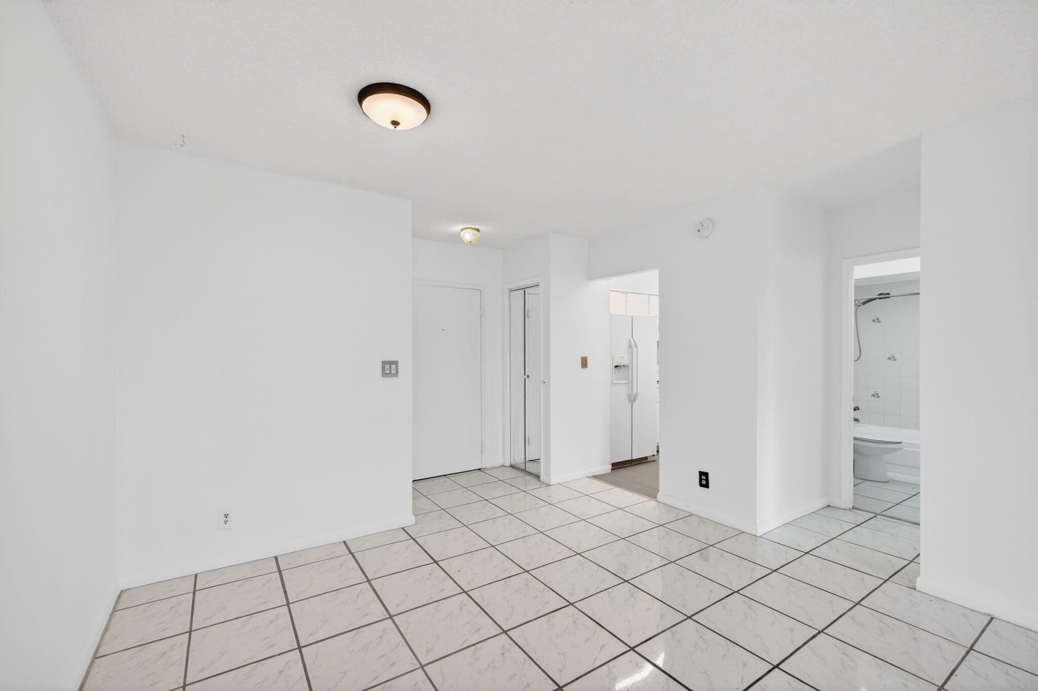 LEISURE SANDS CONDO - Residential