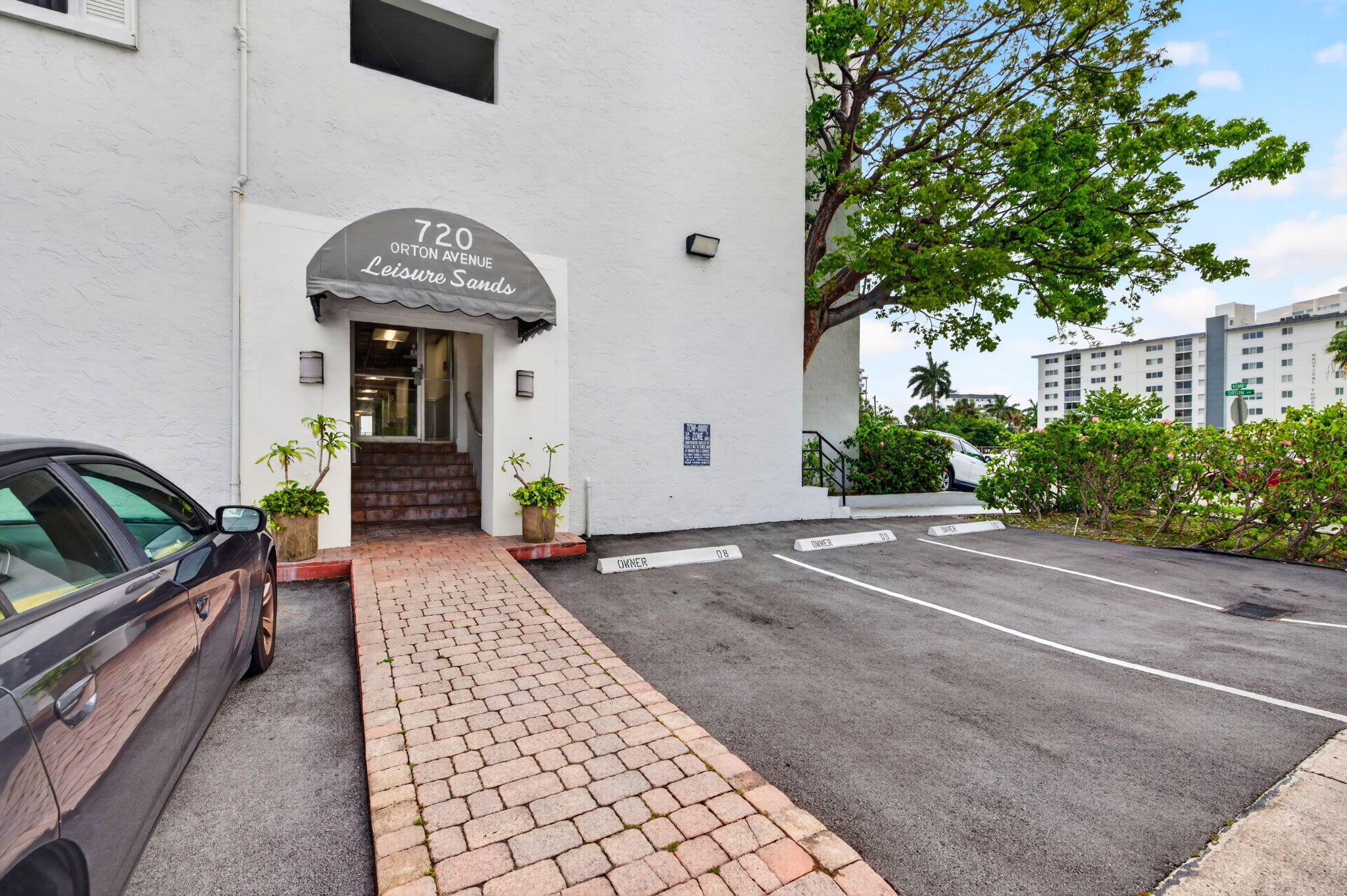 LEISURE SANDS CONDO - Residential