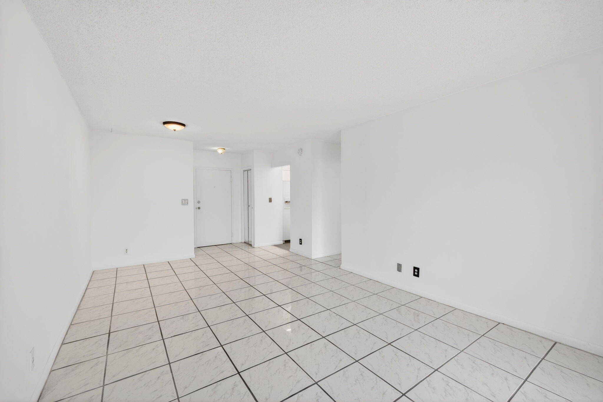 LEISURE SANDS CONDO - Residential