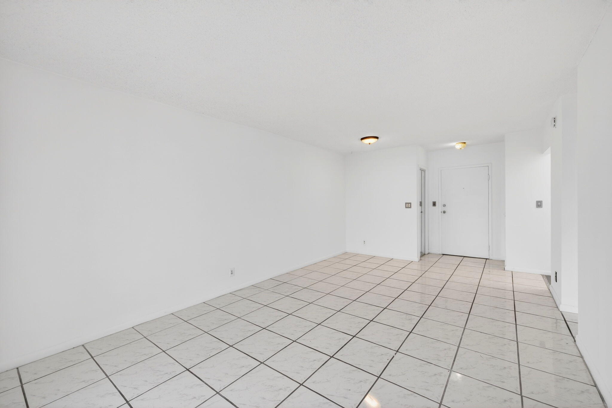 LEISURE SANDS CONDO - Residential