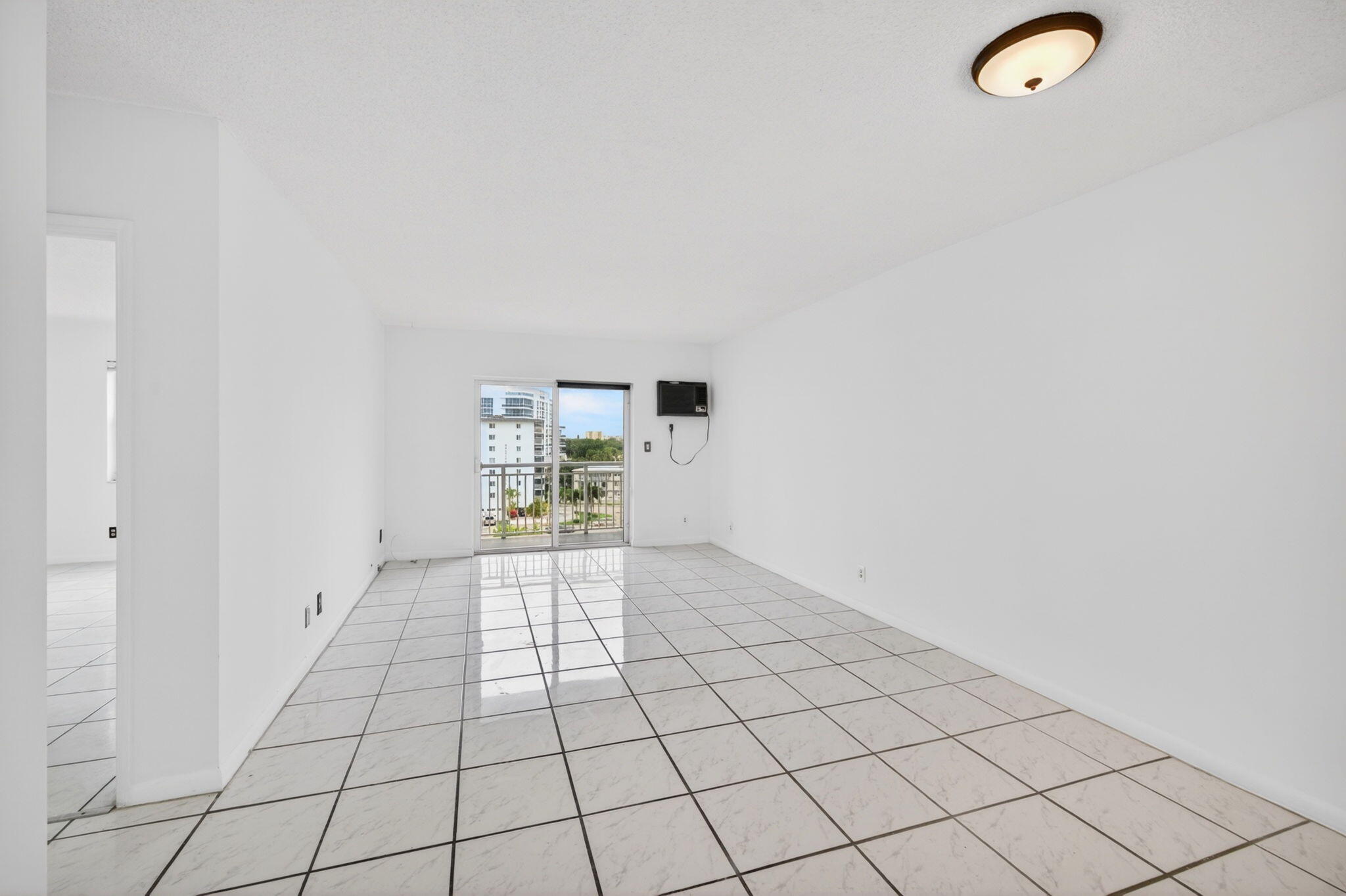 LEISURE SANDS CONDO - Residential