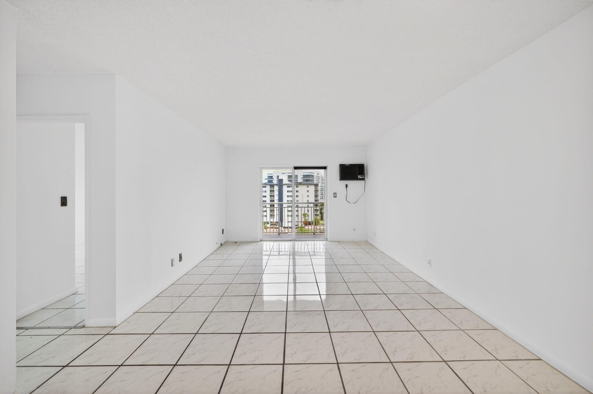 LEISURE SANDS CONDO - Residential