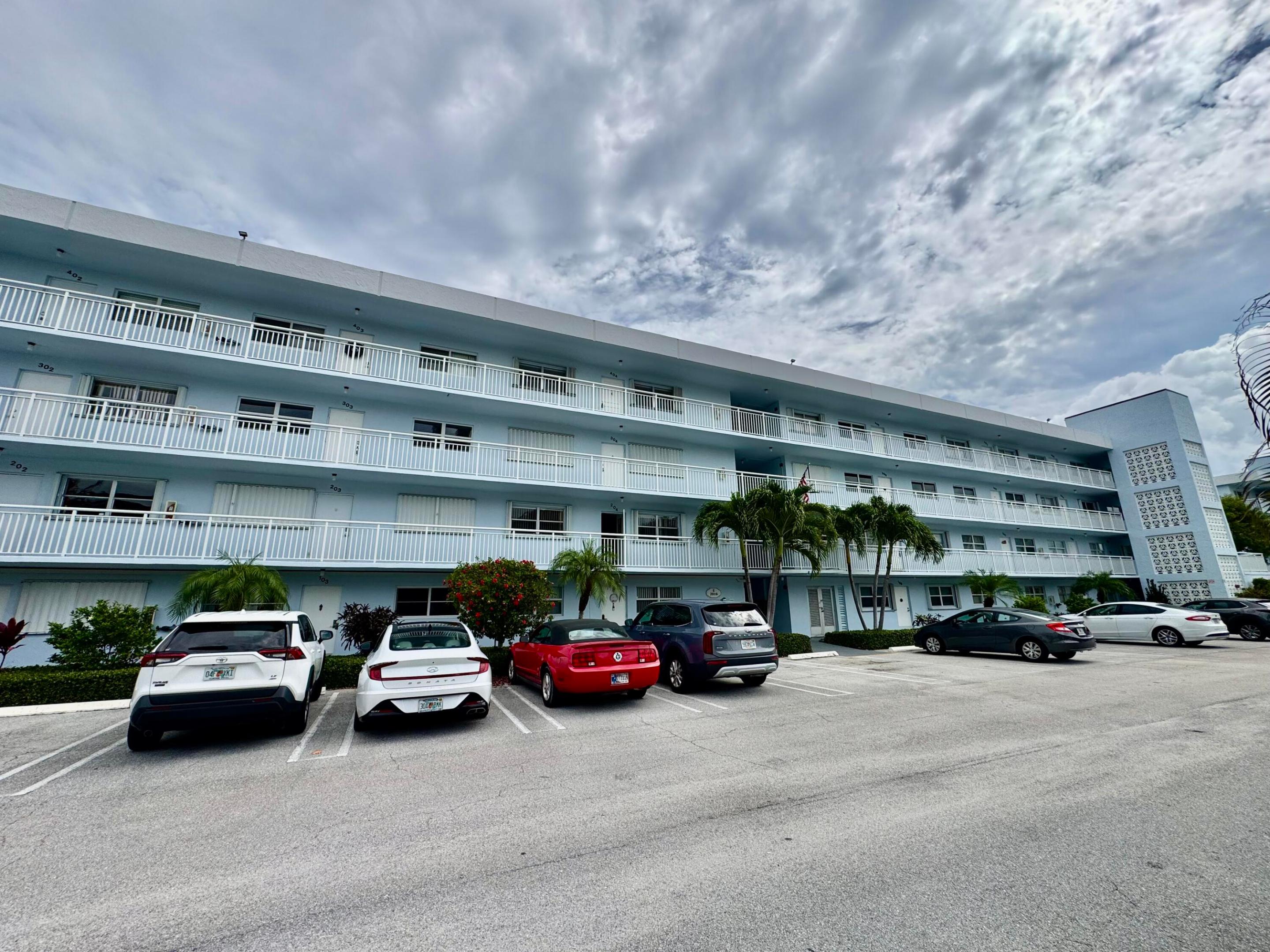 SEAGATE OF GULFSTREAM CONDO - Residential