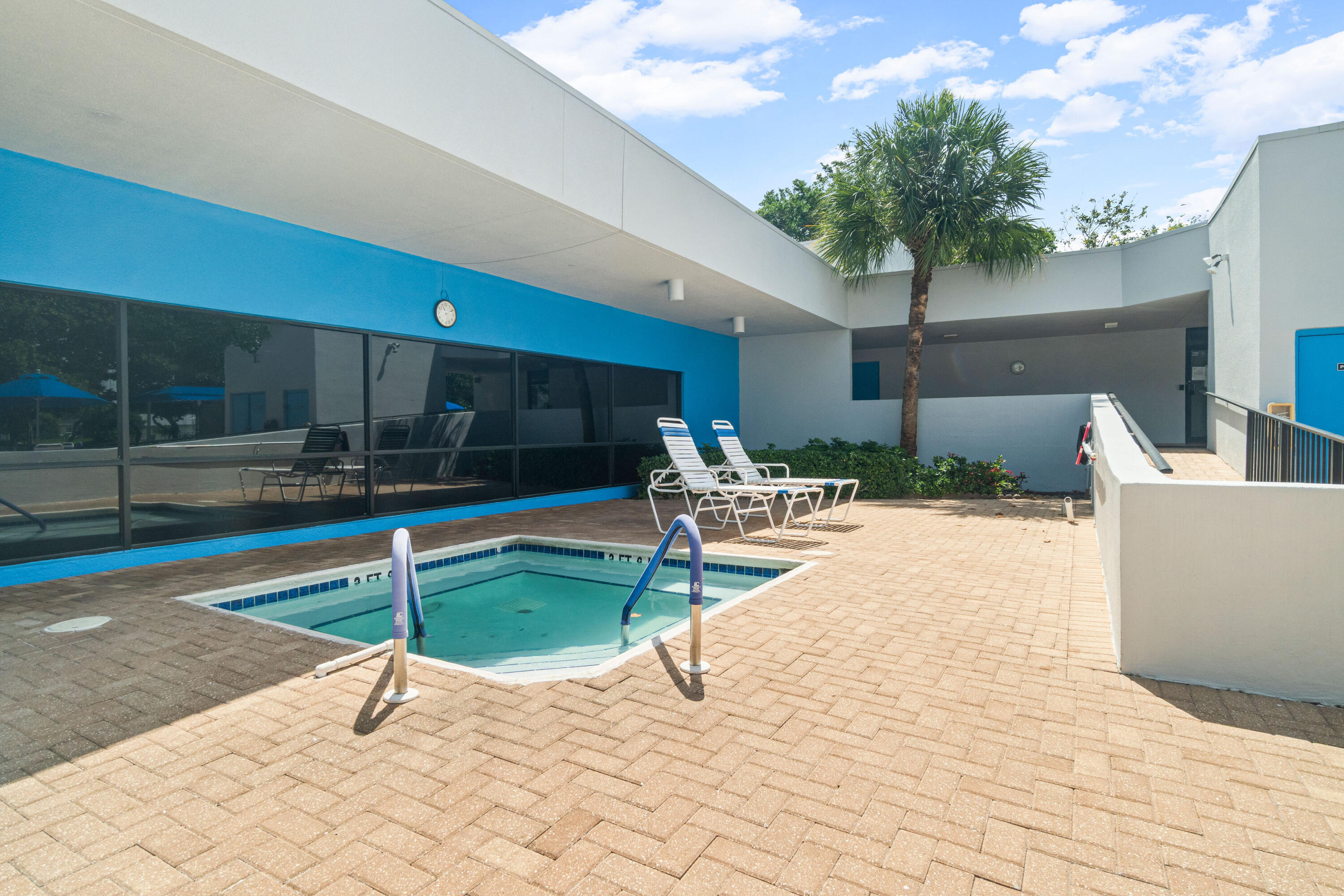 LIME BAY CONDOMINIUM 8 - Residential