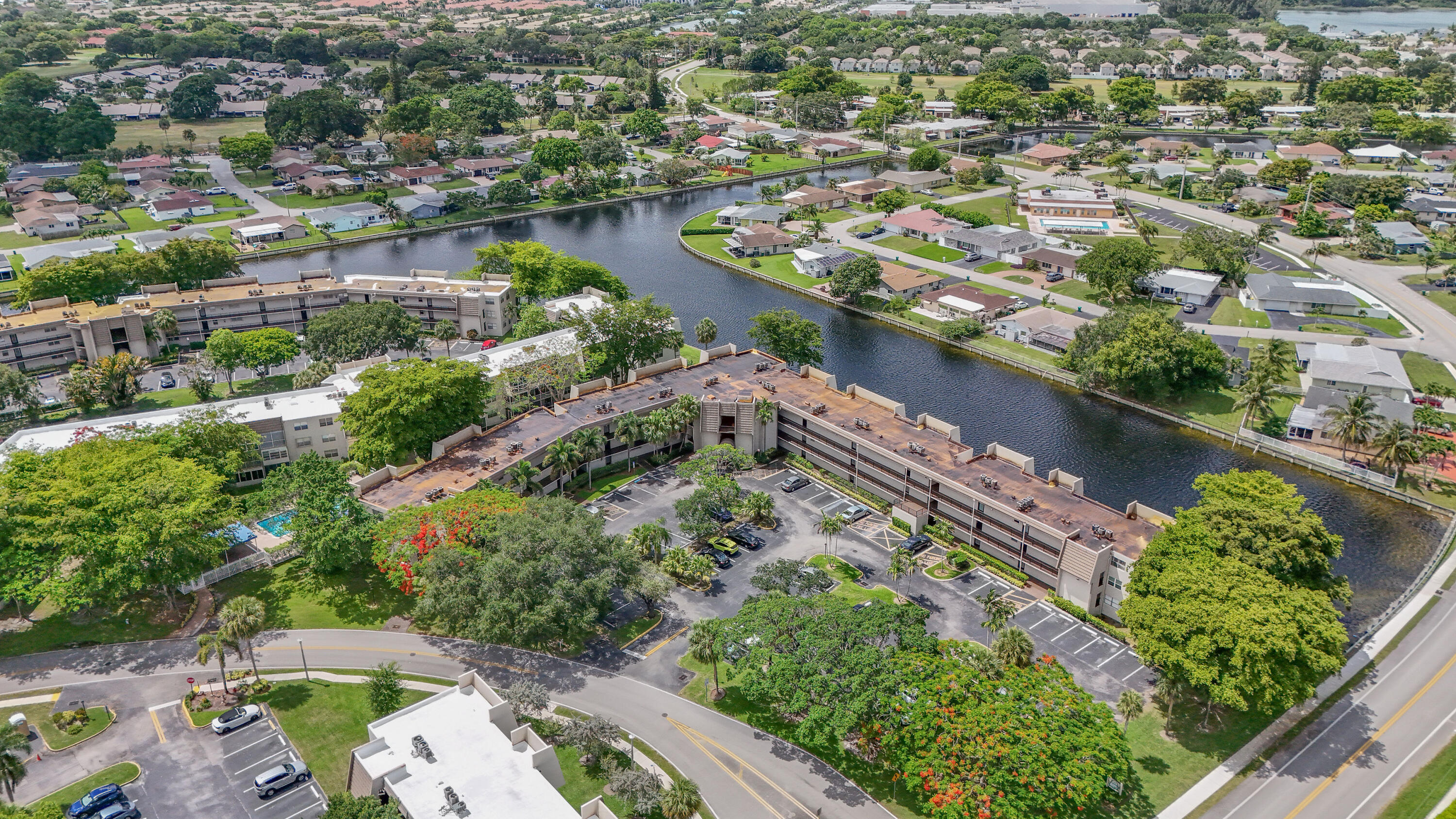 LIME BAY CONDOMINIUM 8 - Residential