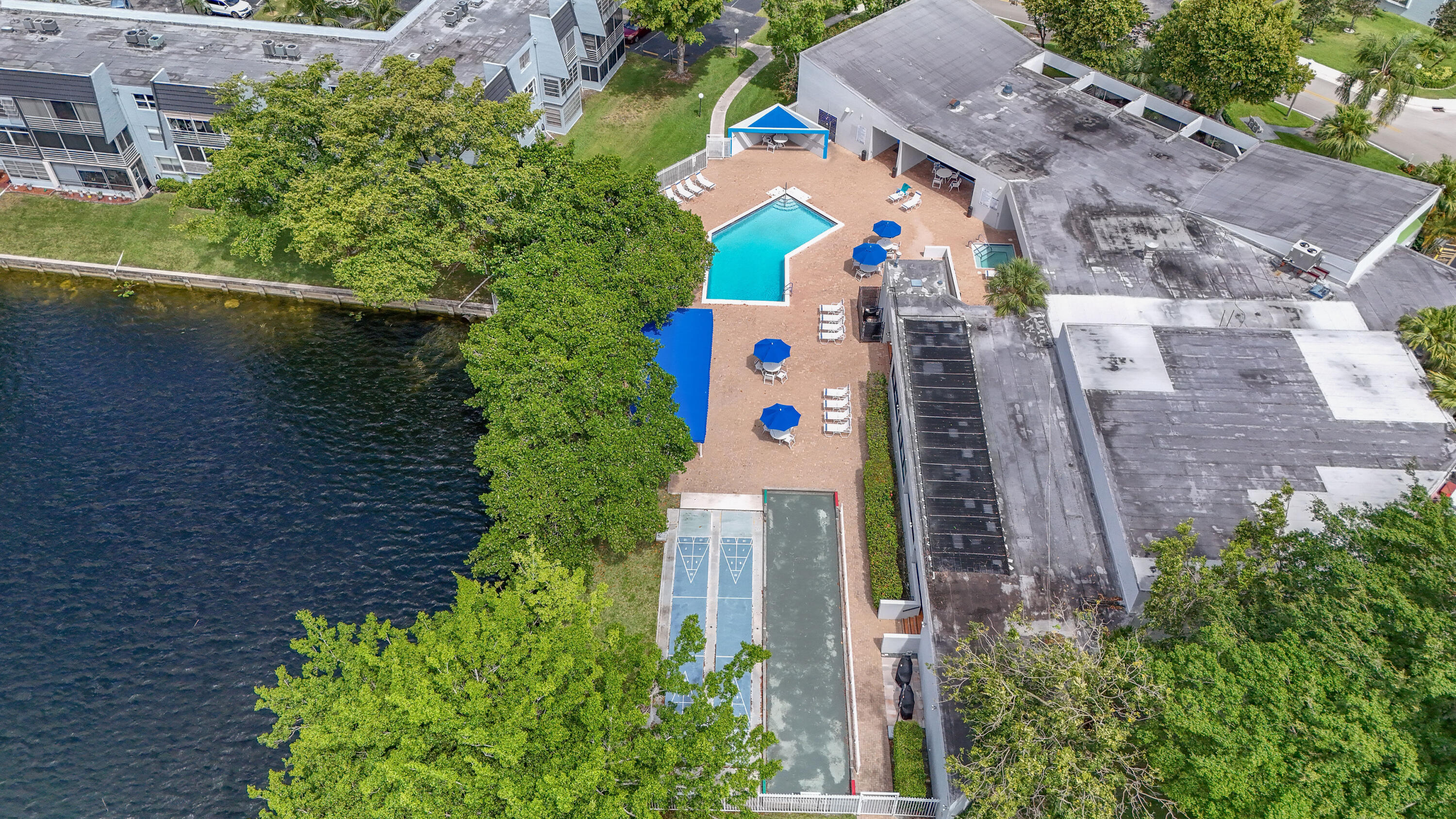 LIME BAY CONDOMINIUM 8 - Residential