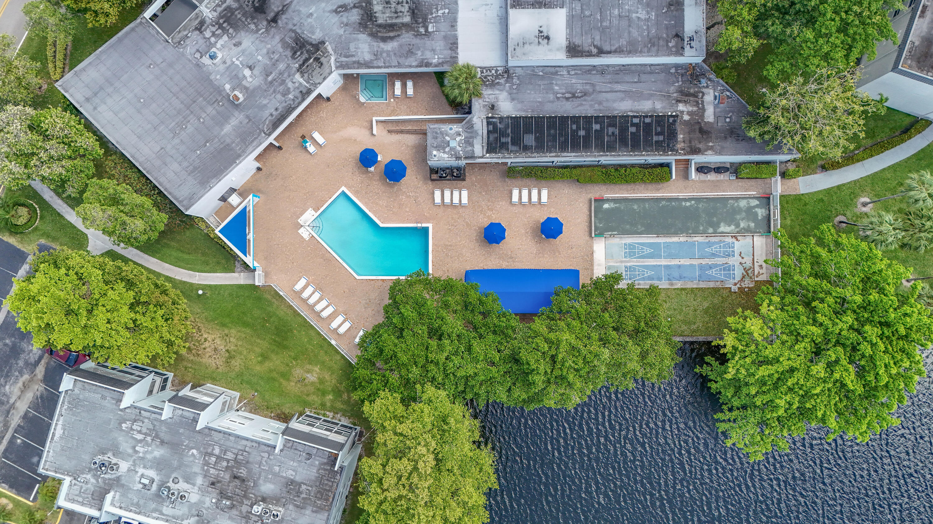 LIME BAY CONDOMINIUM 8 - Residential