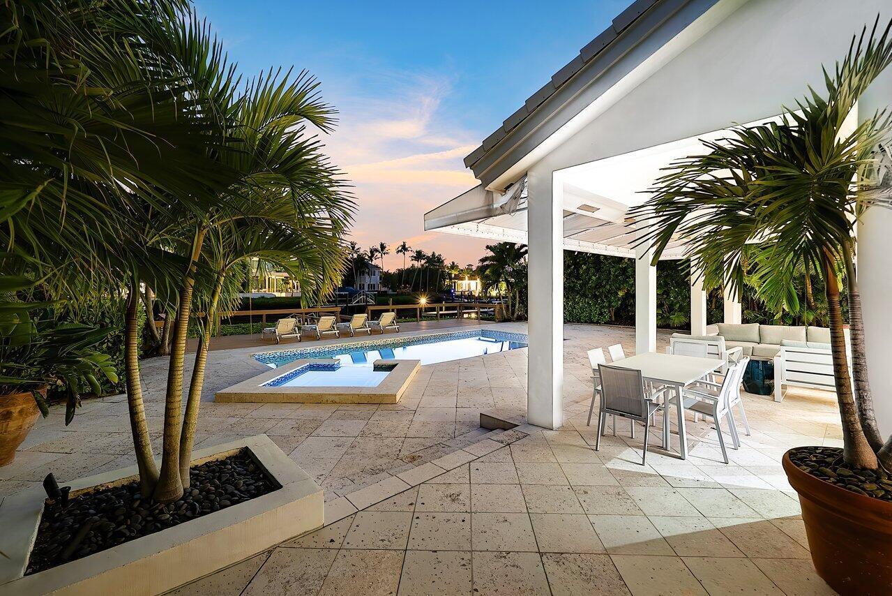 ADMIRALS COVE - Residential