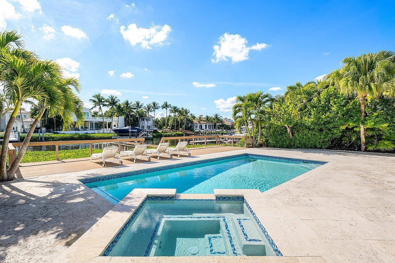 ADMIRALS COVE - Residential