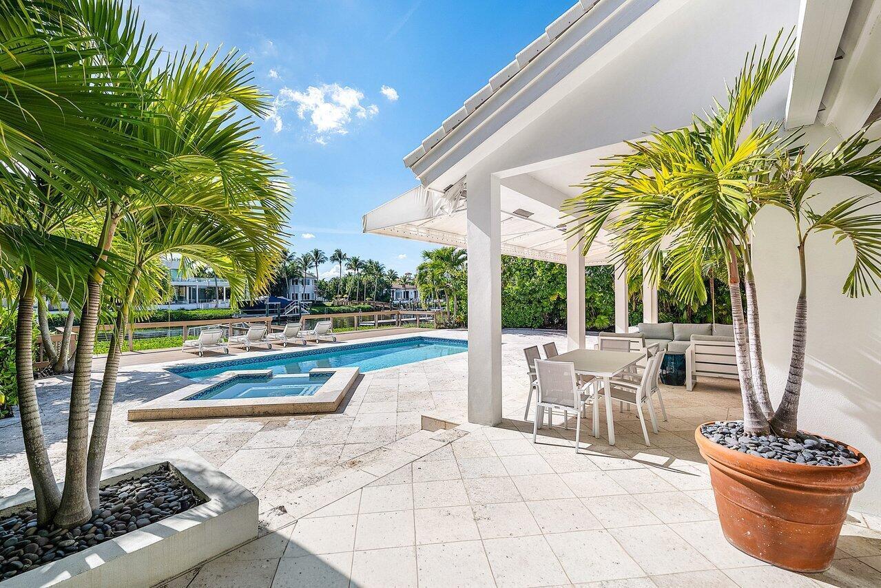 ADMIRALS COVE - Residential