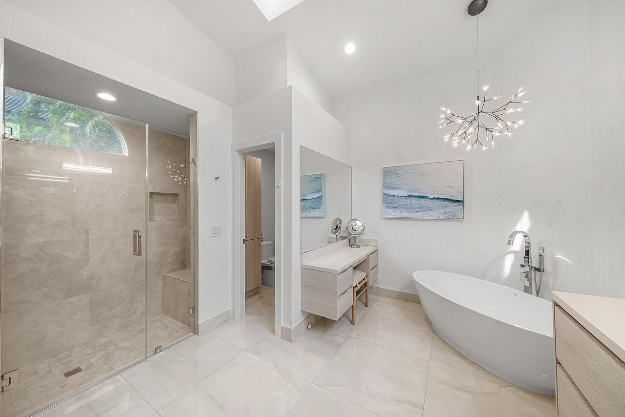 ADMIRALS COVE - Residential