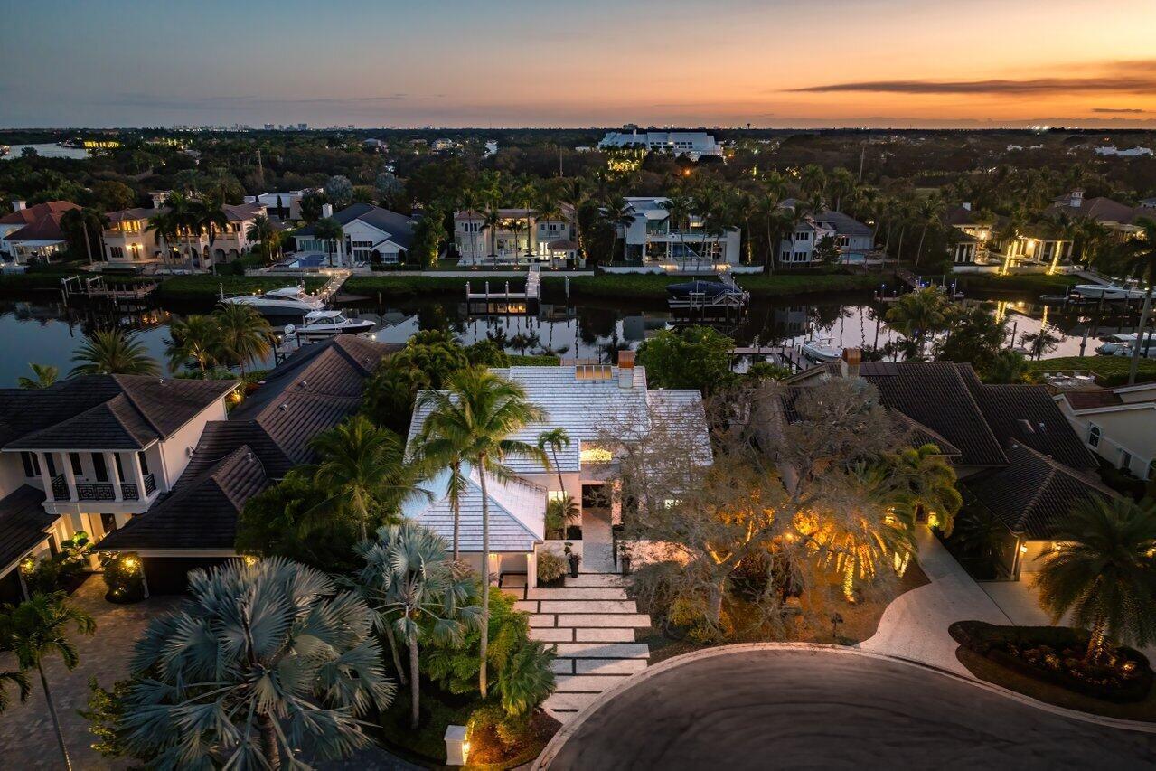 ADMIRALS COVE - Residential