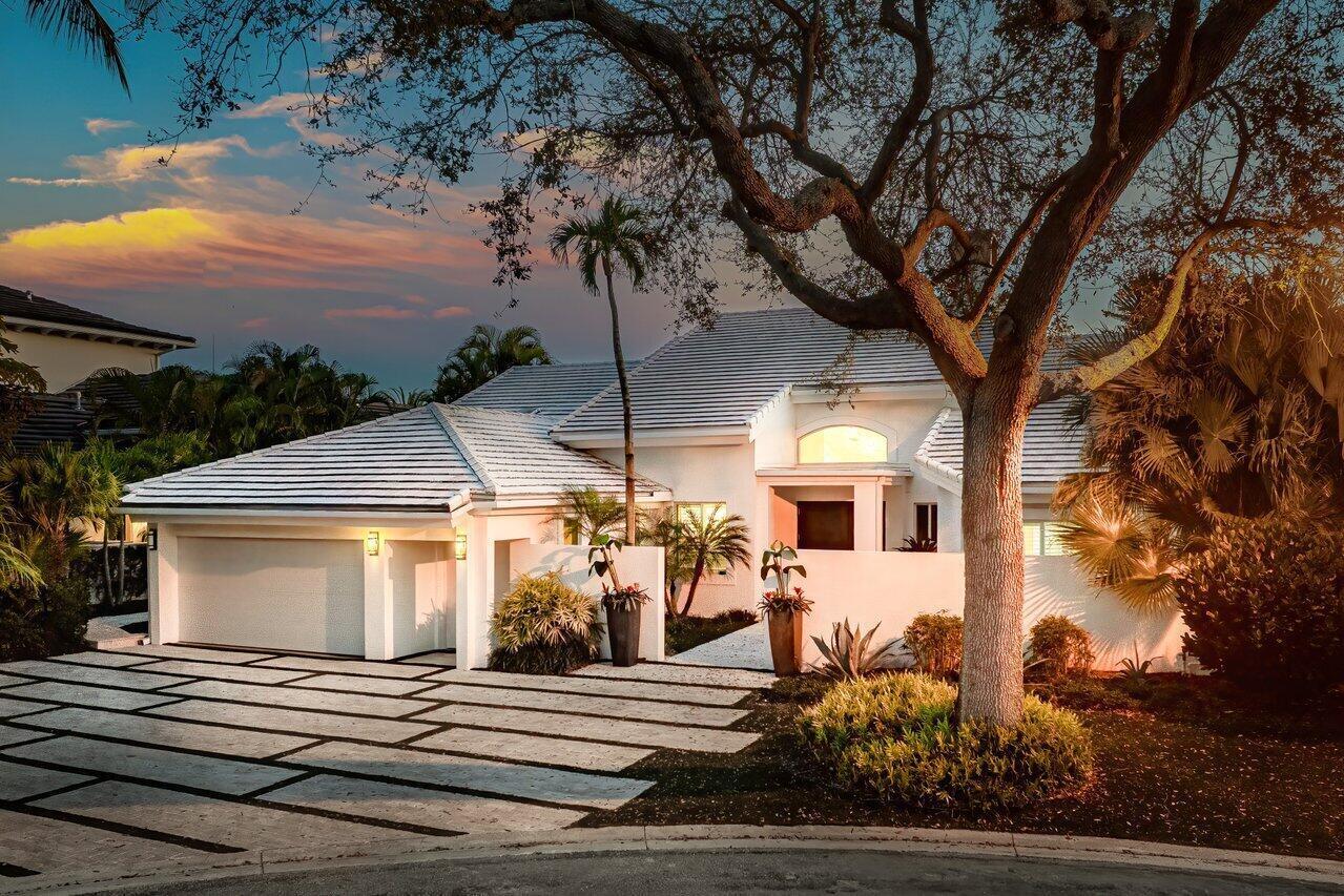 ADMIRALS COVE - Residential
