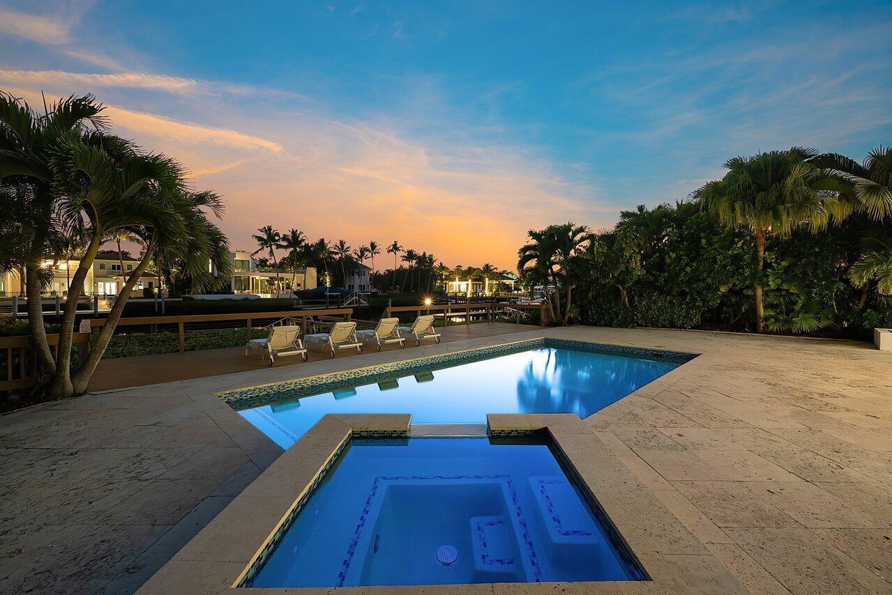 ADMIRALS COVE - Residential