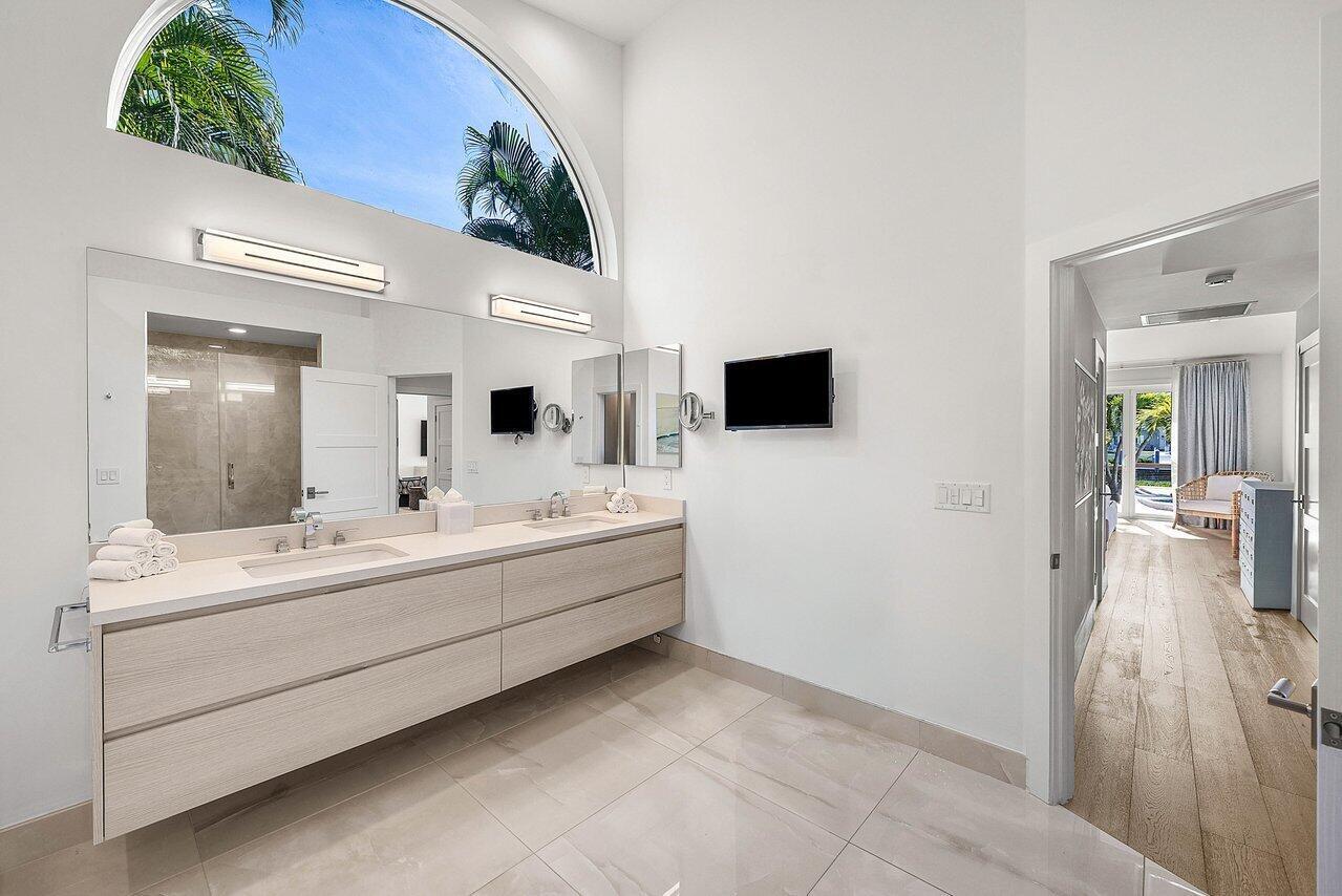 ADMIRALS COVE - Residential