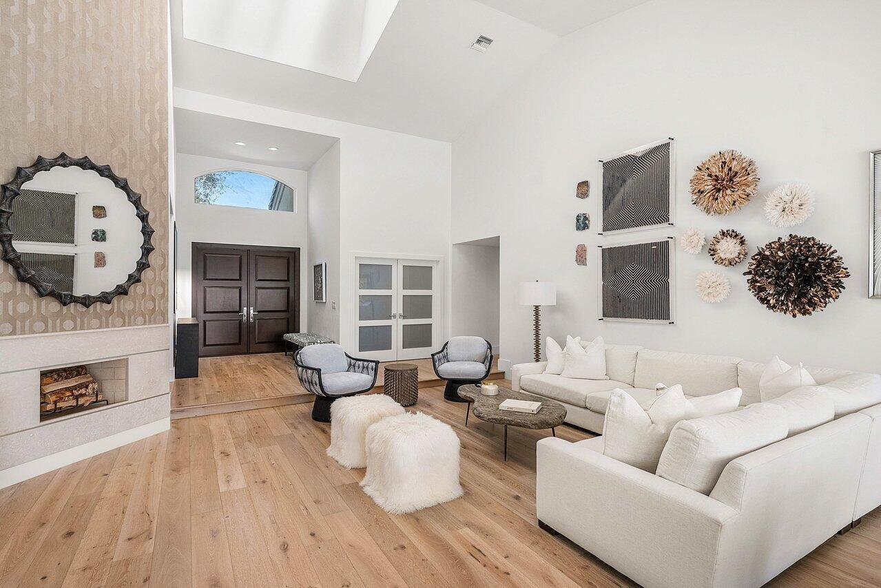 ADMIRALS COVE - Residential