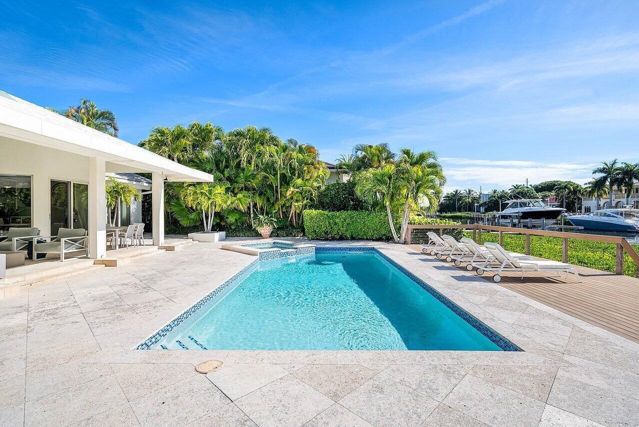 ADMIRALS COVE - Residential