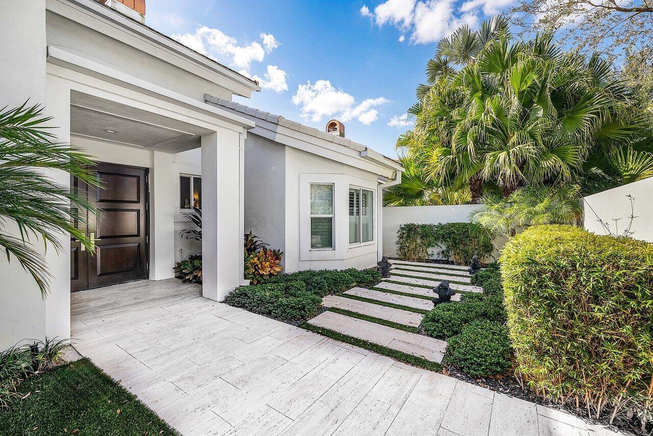 ADMIRALS COVE - Residential