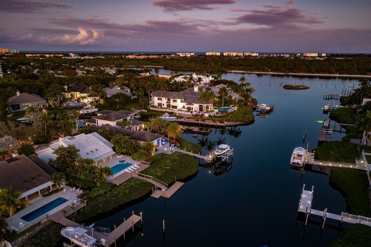 ADMIRALS COVE - Residential