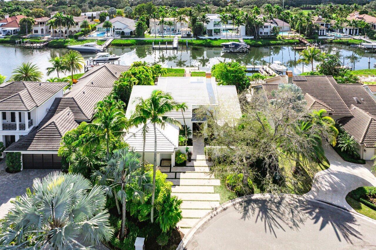 ADMIRALS COVE - Residential