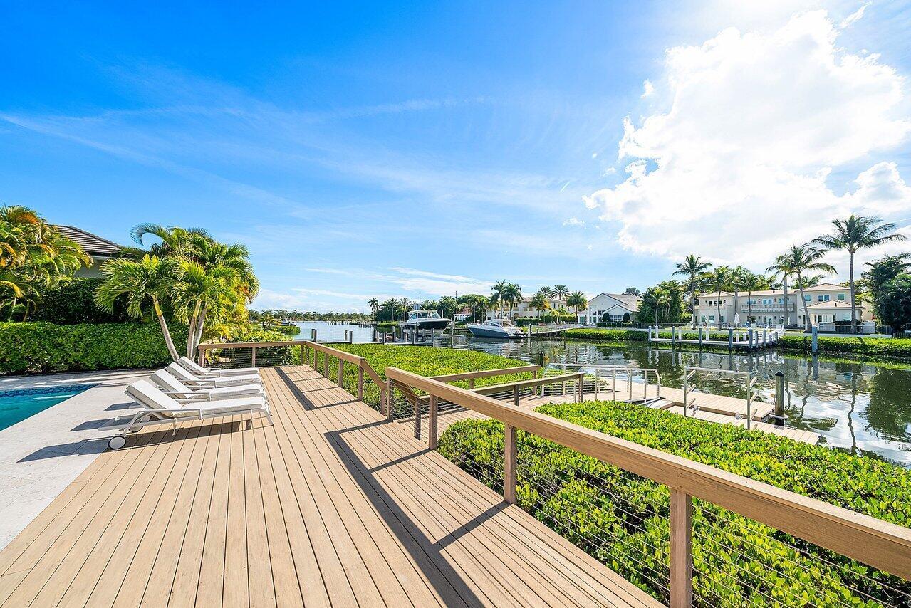 ADMIRALS COVE - Residential
