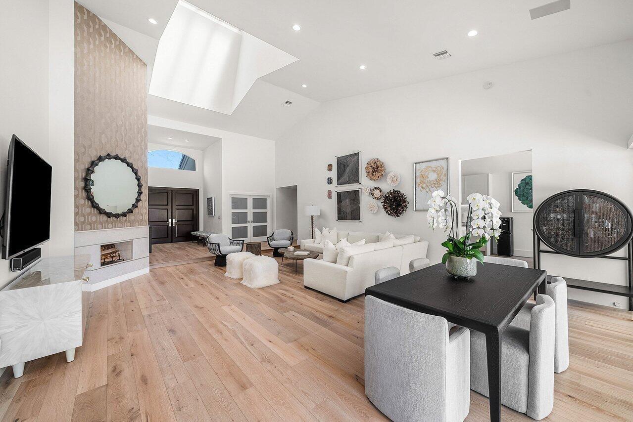 ADMIRALS COVE - Residential