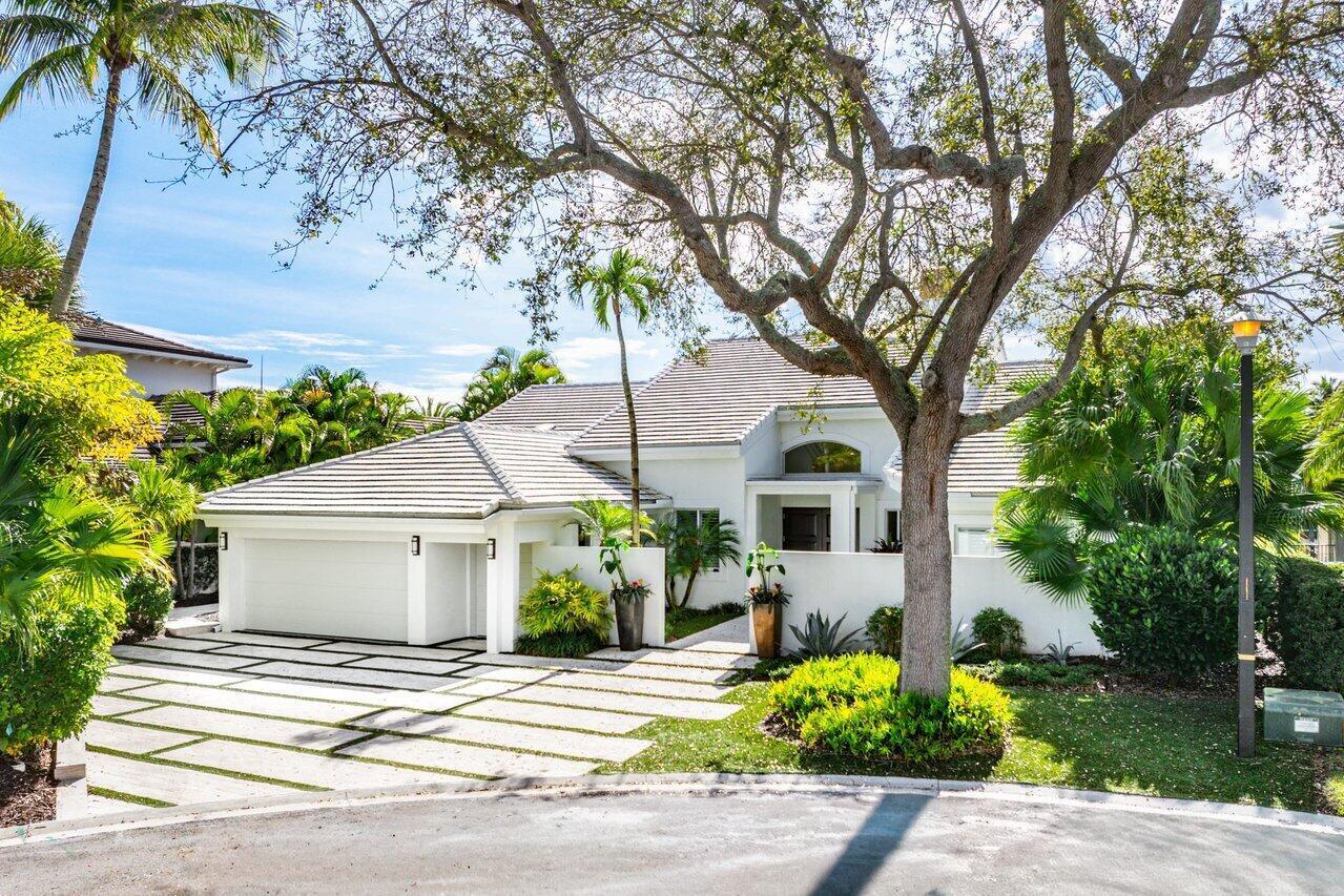 ADMIRALS COVE - Residential