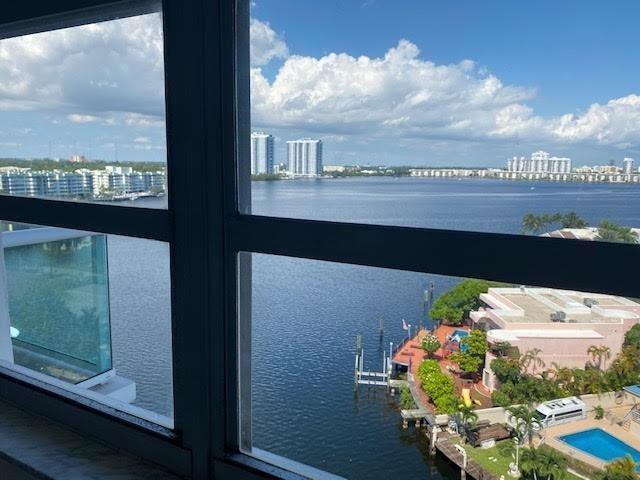 STRATFORD HOUSE CONDO - Residential