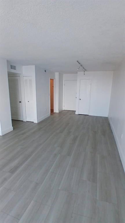 STRATFORD HOUSE CONDO - Residential