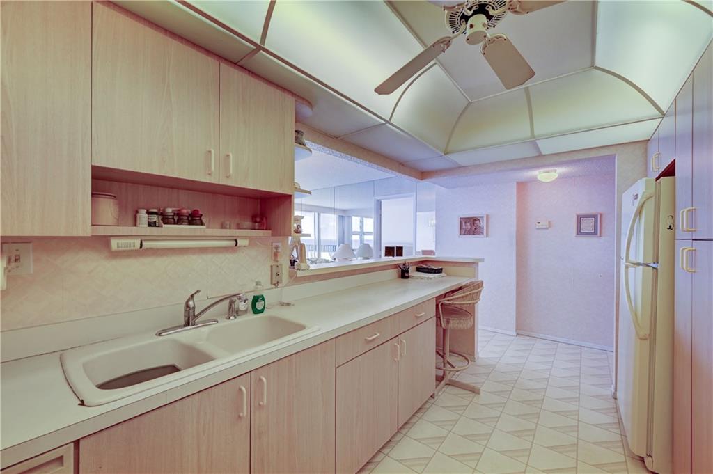SILVER THATCH - Residential