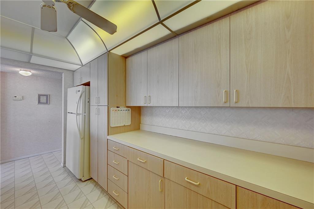 SILVER THATCH - Residential