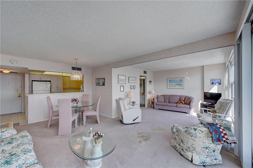 SILVER THATCH - Residential