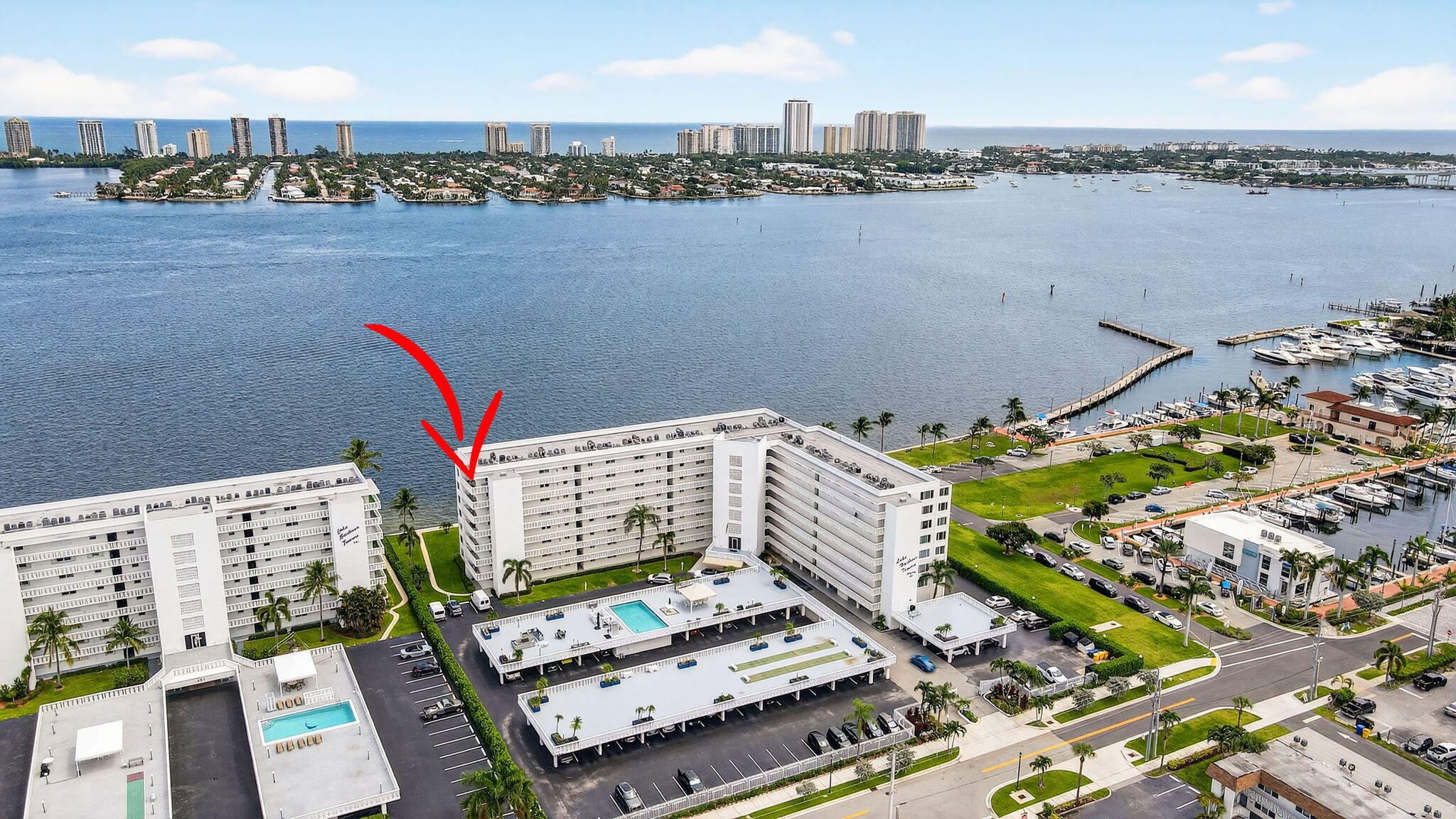 LAKE HARBOUR TOWERS CONDO - Residential
