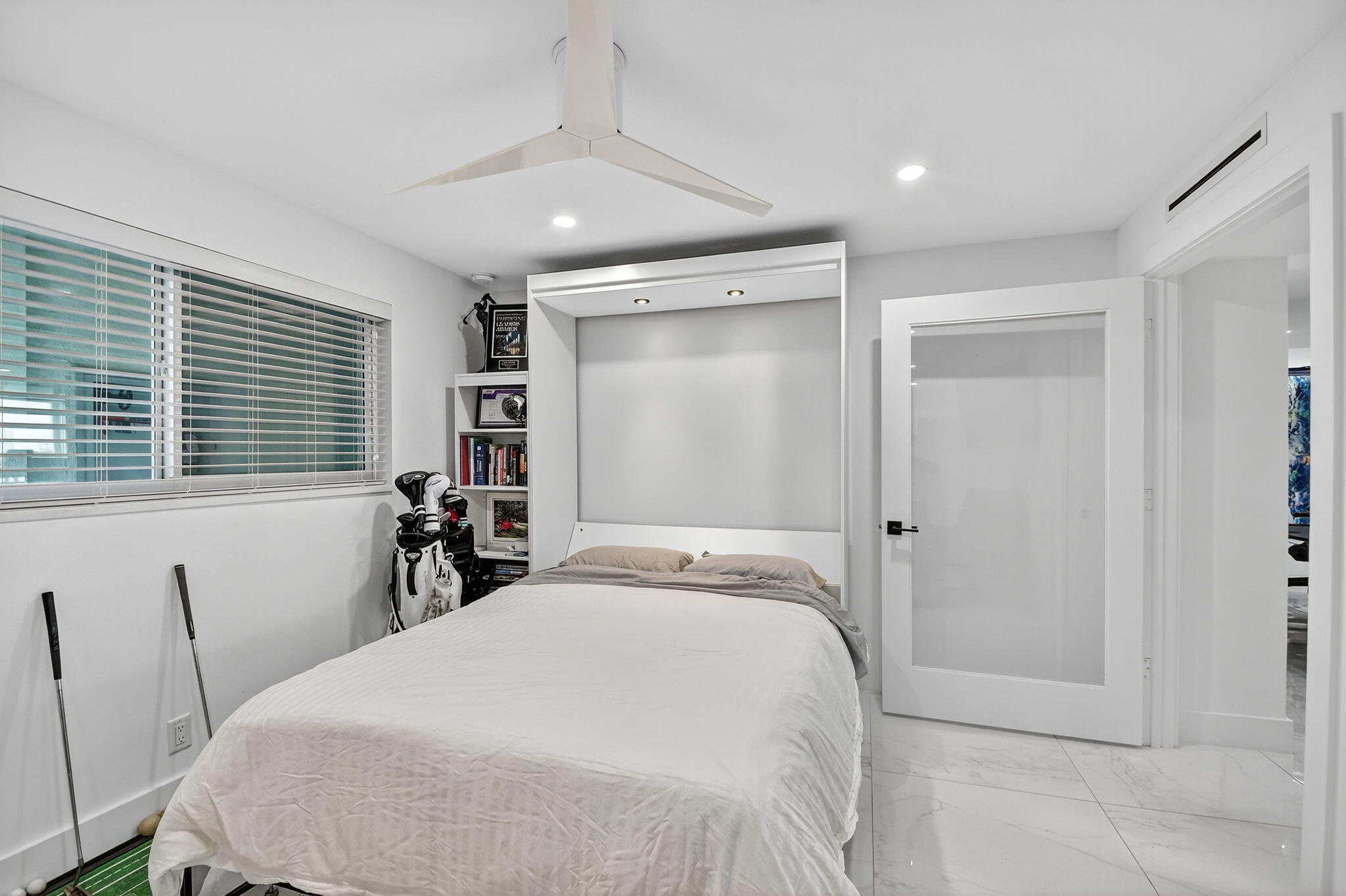 LAKE HARBOUR TOWERS CONDO - Residential