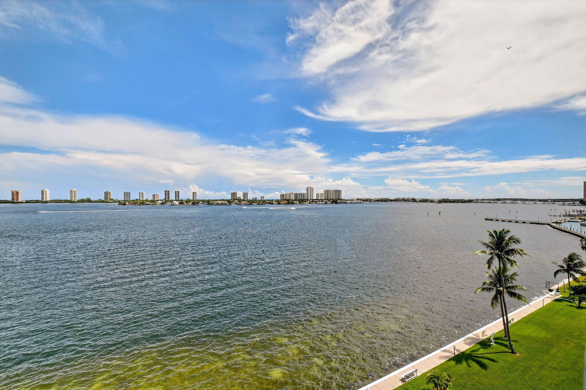LAKE HARBOUR TOWERS CONDO - Residential