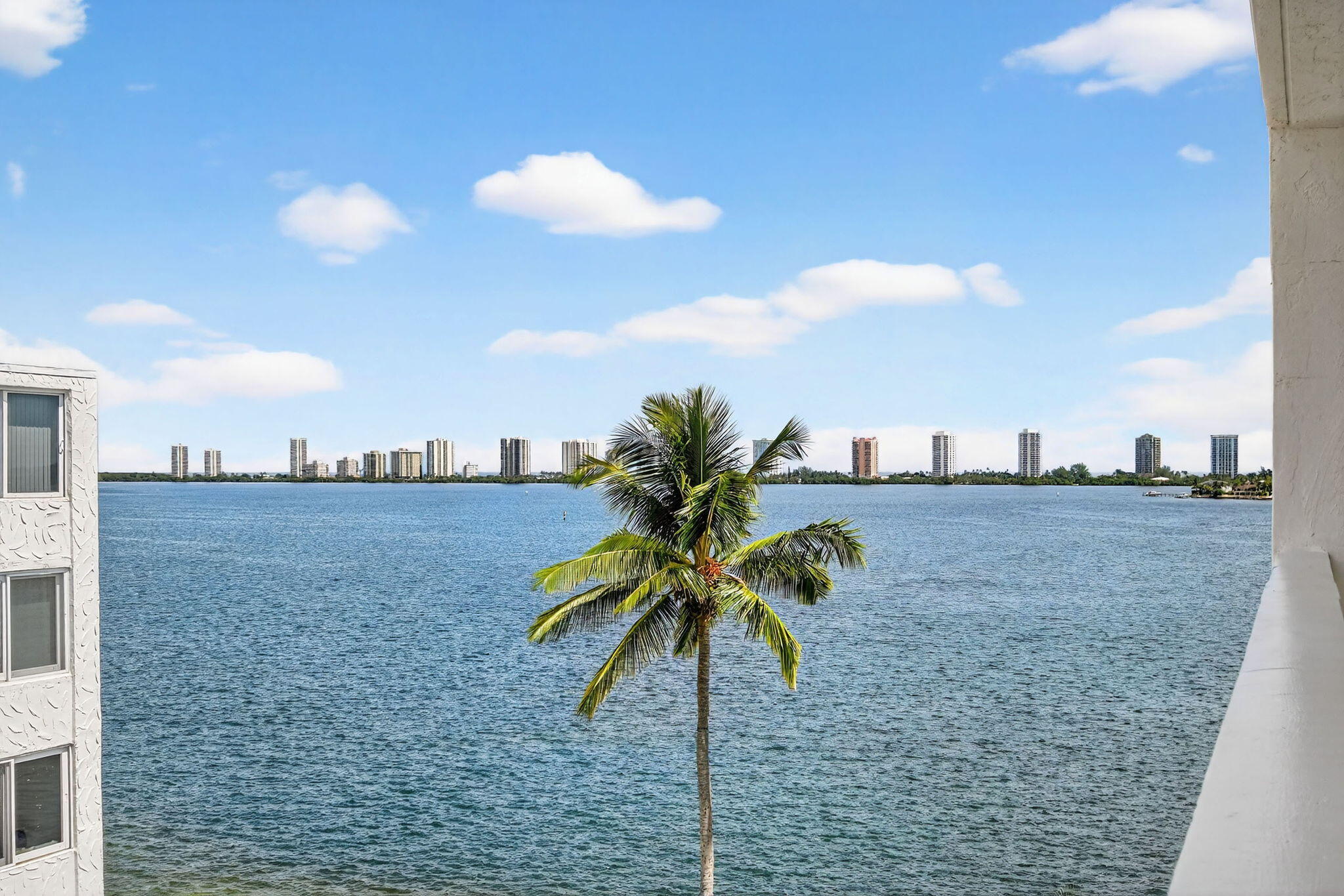 LAKE HARBOUR TOWERS CONDO - Residential