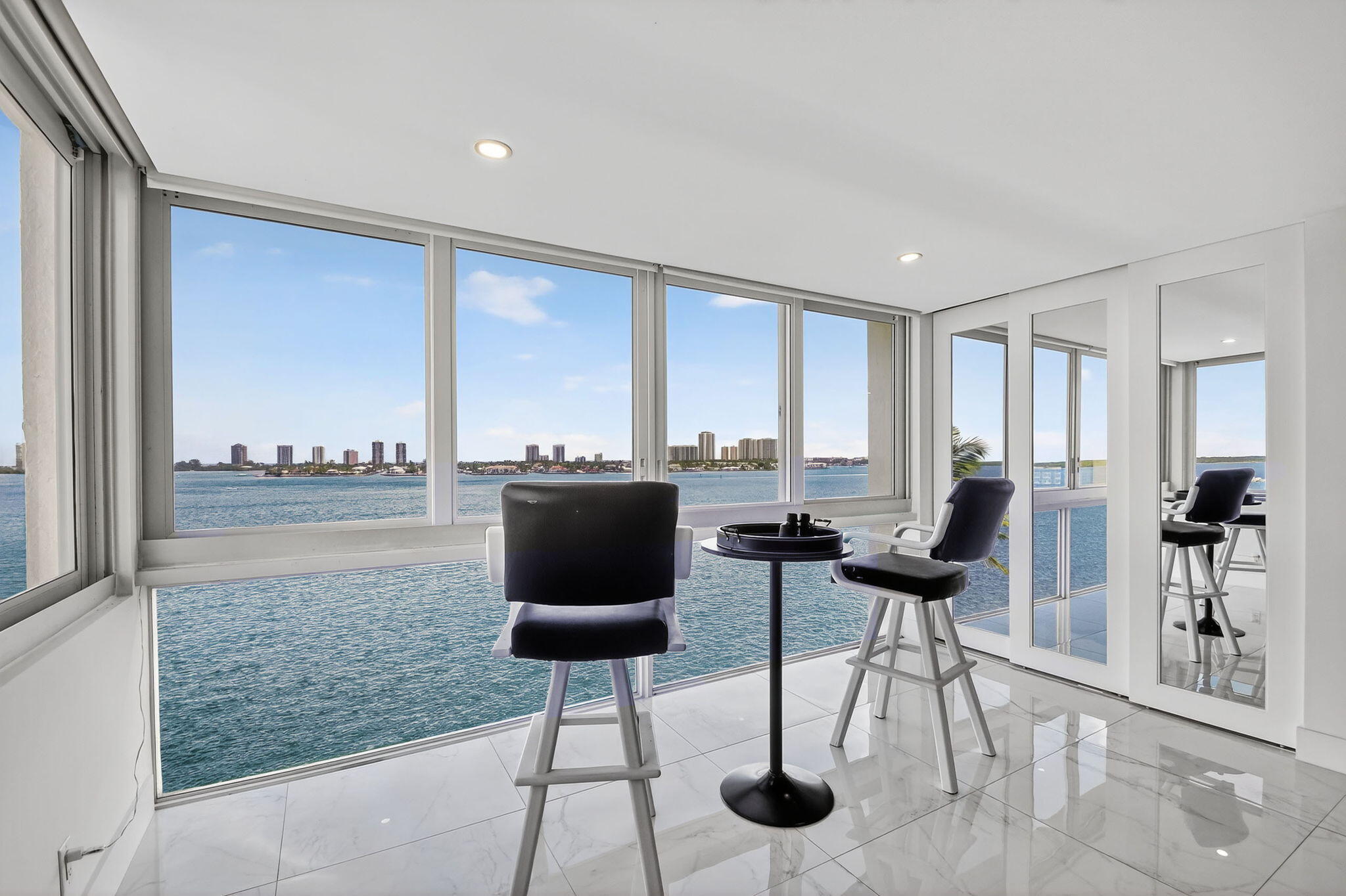 LAKE HARBOUR TOWERS CONDO - Residential