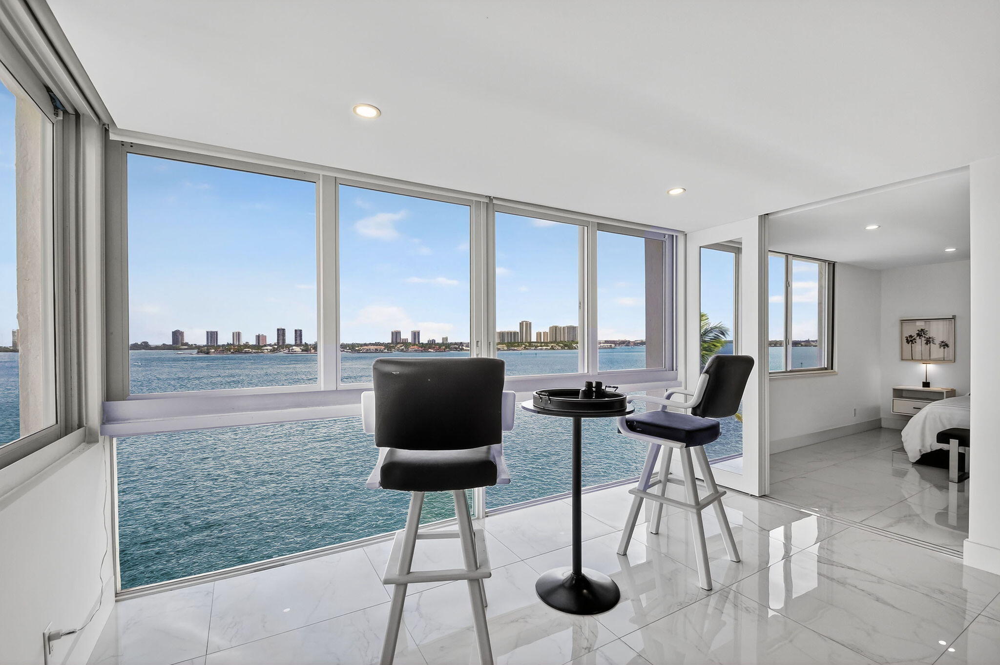 LAKE HARBOUR TOWERS CONDO - Residential