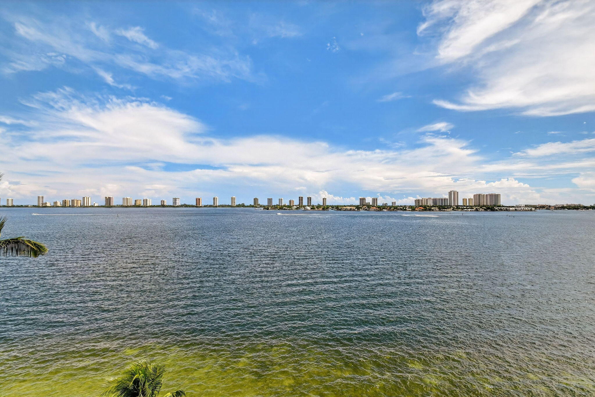 LAKE HARBOUR TOWERS CONDO - Residential