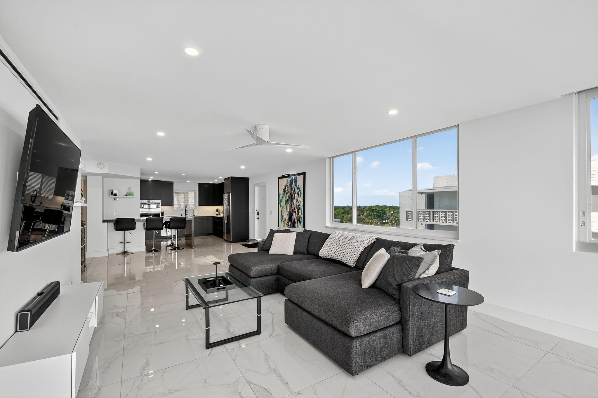 LAKE HARBOUR TOWERS CONDO - Residential