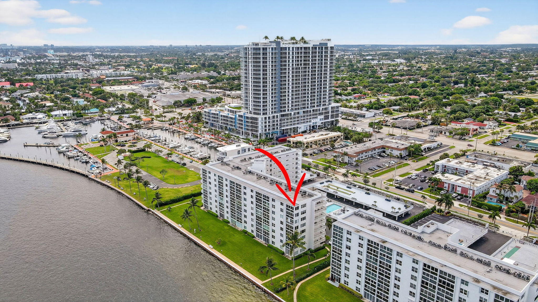 LAKE HARBOUR TOWERS CONDO - Residential