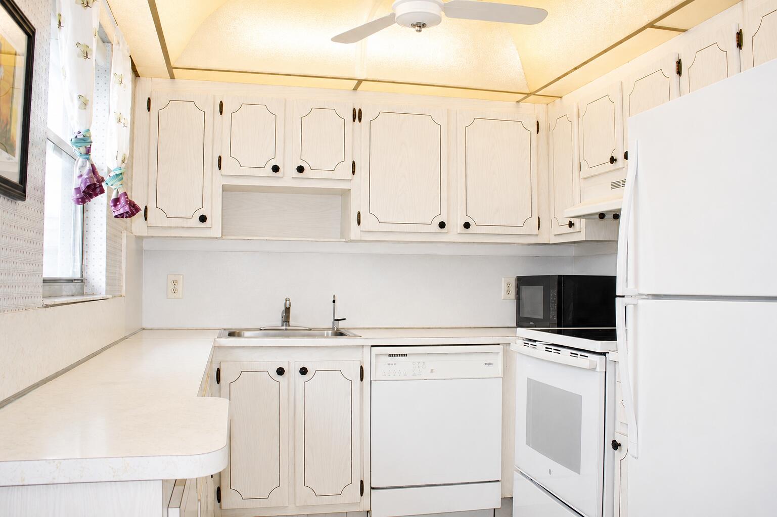 KINGS POINT BRITTANY CONDOS - Residential Lease