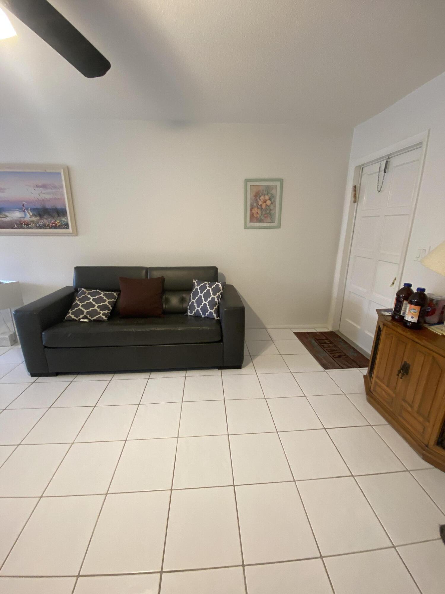 CENTURY VILLAGE / STRATFORD CONDO - Residential Lease