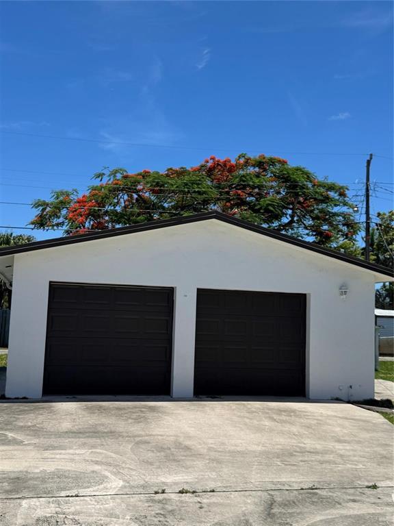 BREEZY MANOR AMENDED - Residential