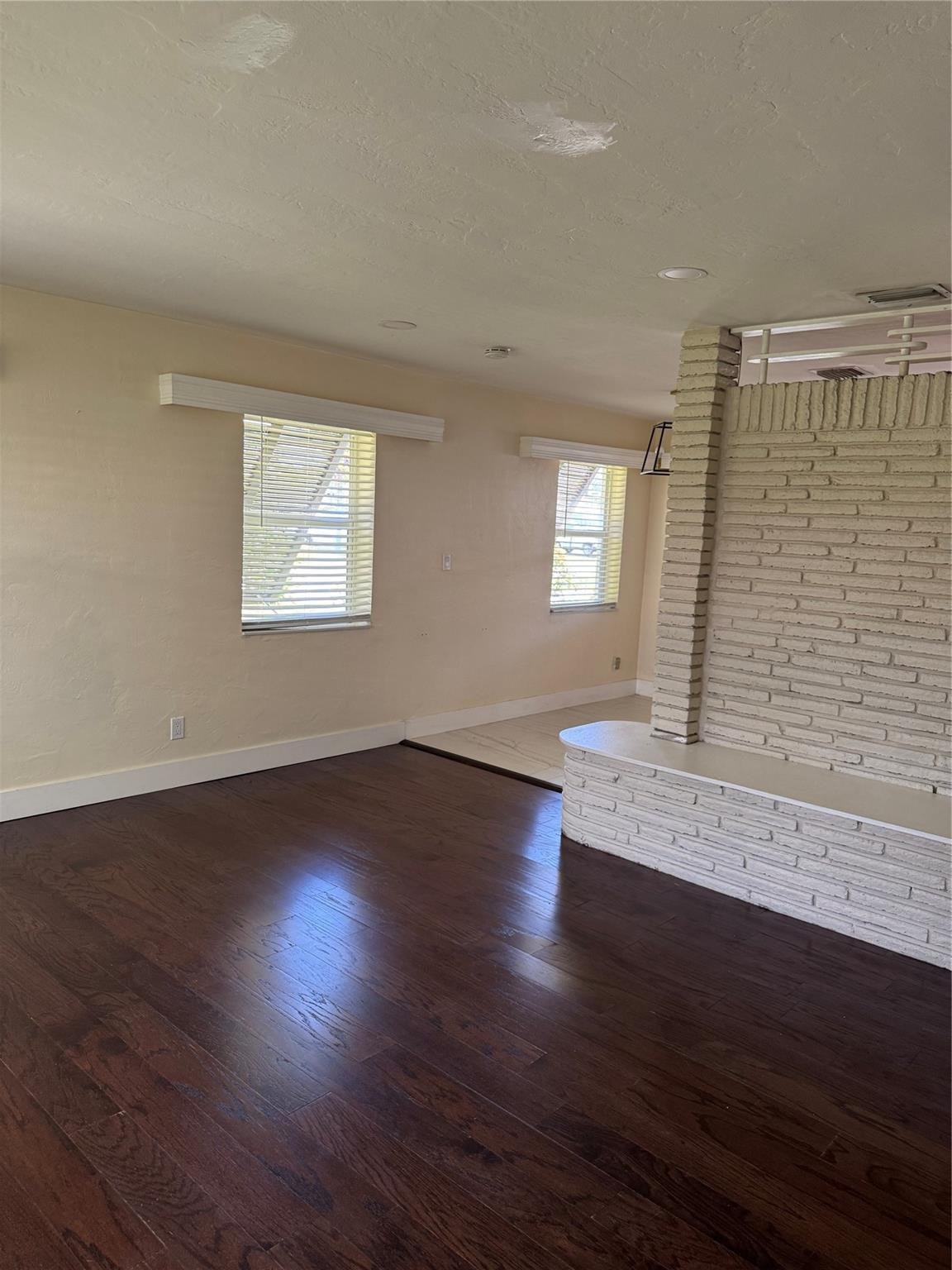 BREEZY MANOR AMENDED - Residential