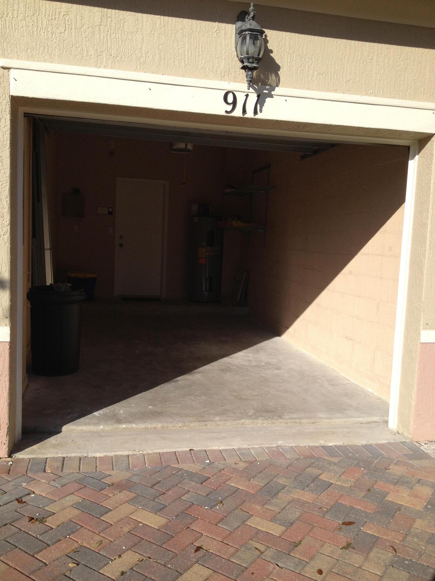 SEMINOLE PALMS - Residential