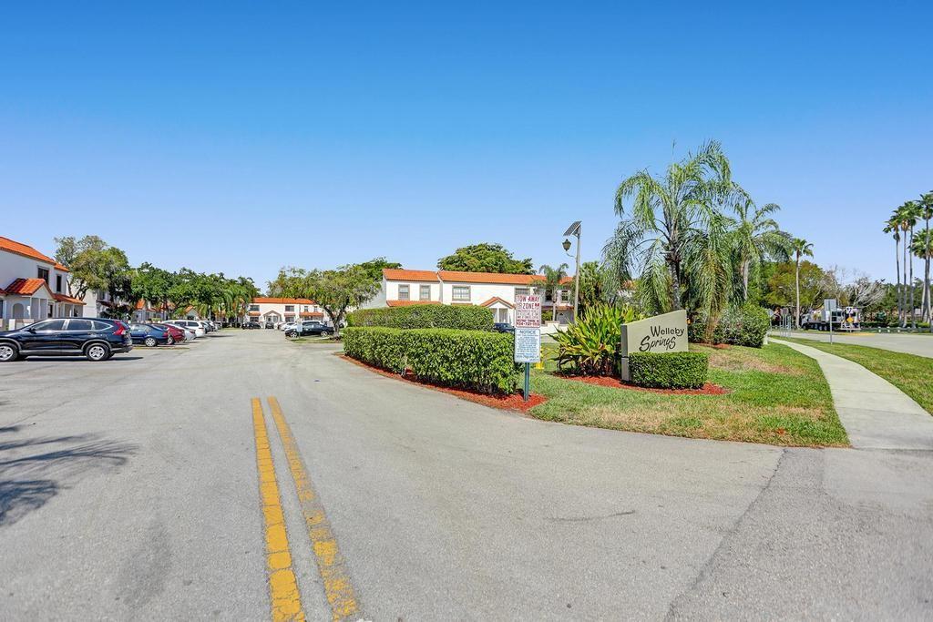 Welleby Springs - Residential